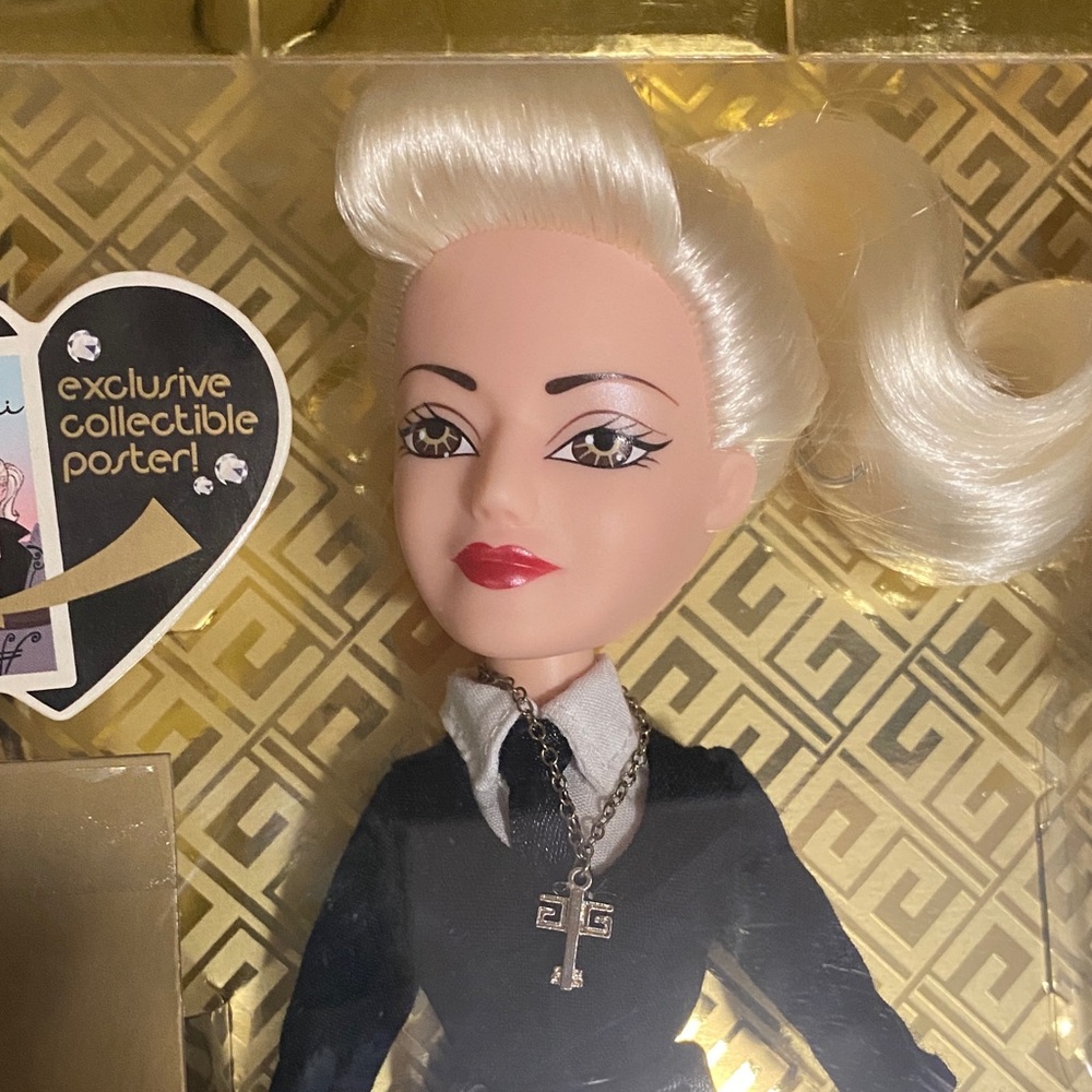 Harajuku Lovers Fashion Doll Collection Gwen Stefani Barbie - Picture 3 of 4